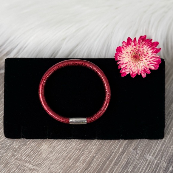 Brighton Jewelry - ❤️BRIGHTON Woodstock Single Metallic Red Magnetic Bracelet